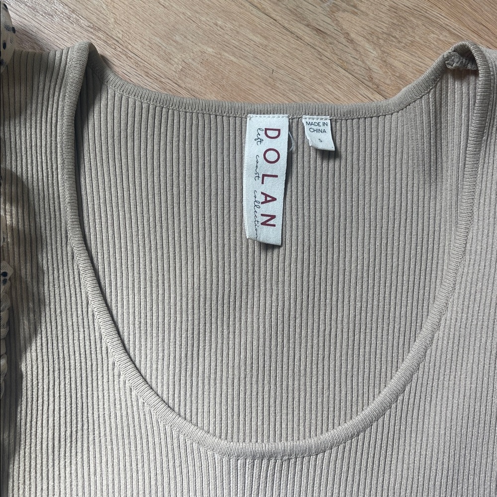 Anthropologie Dolan beige Ruffled Blouse size S
Bought at anthro store - Picture 12 of 14